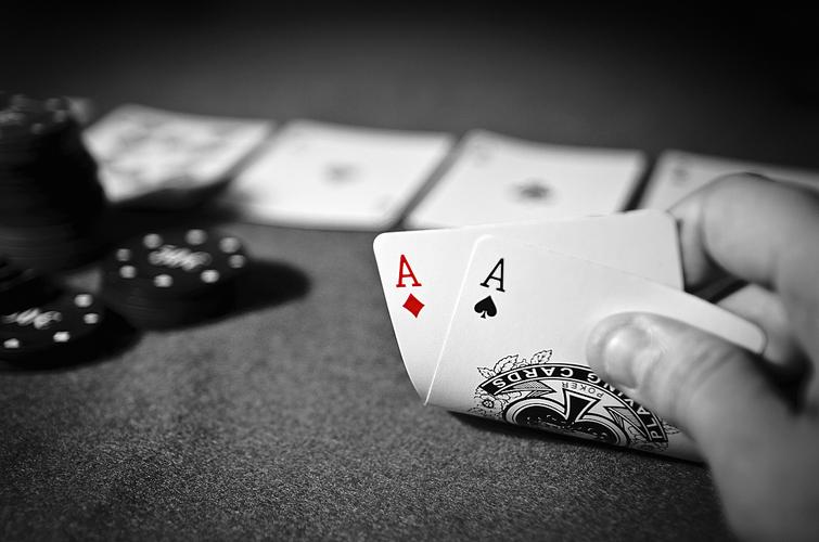 is ace high or low in texas hold’em,Understanding the Role of Ace High or Low in Texas Hold’em
